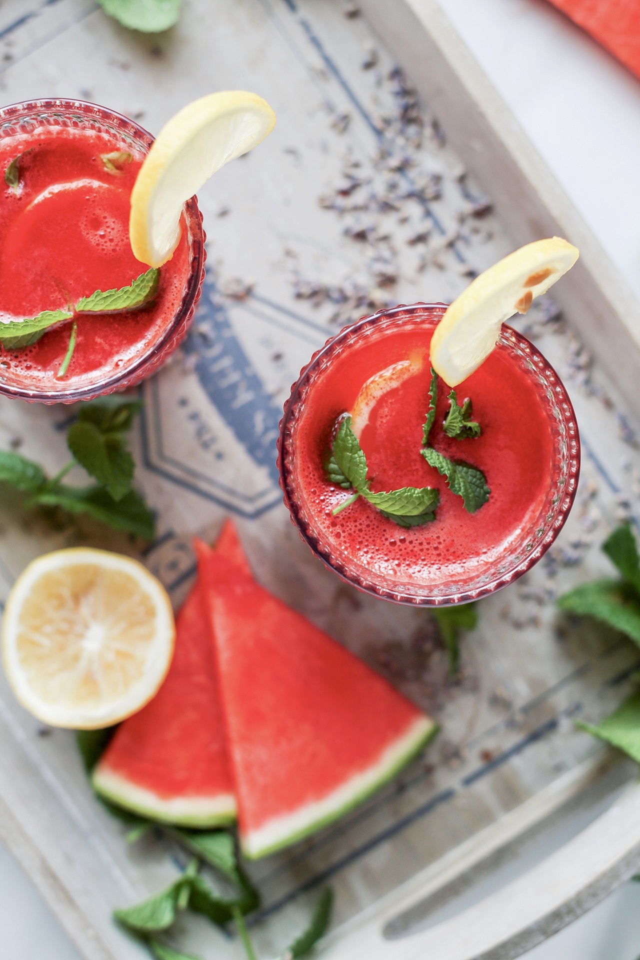 清凉一夏吃西瓜|摄影|产品摄影|艾满满 - 原创作品 - 站酷 (zcool)