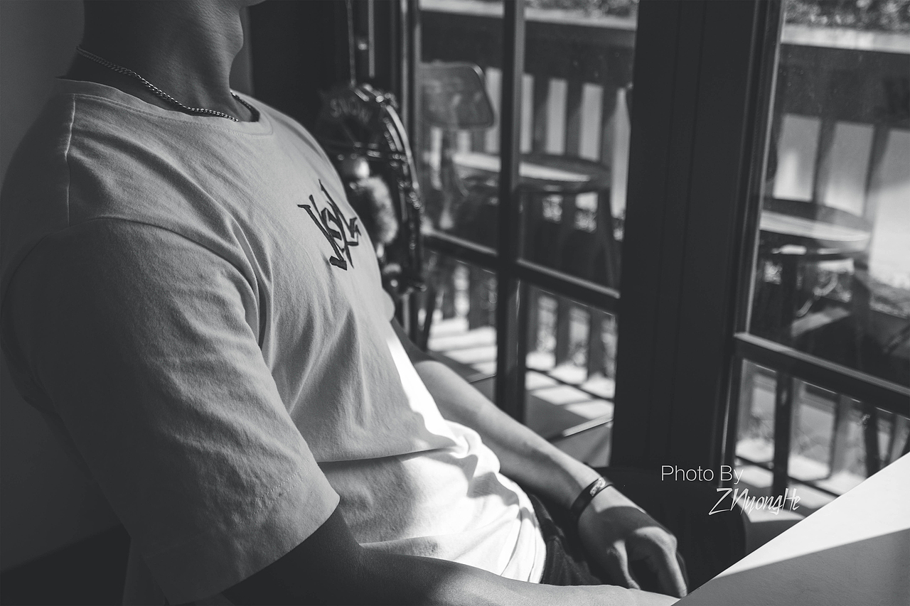 奶茶店二楼的….果体