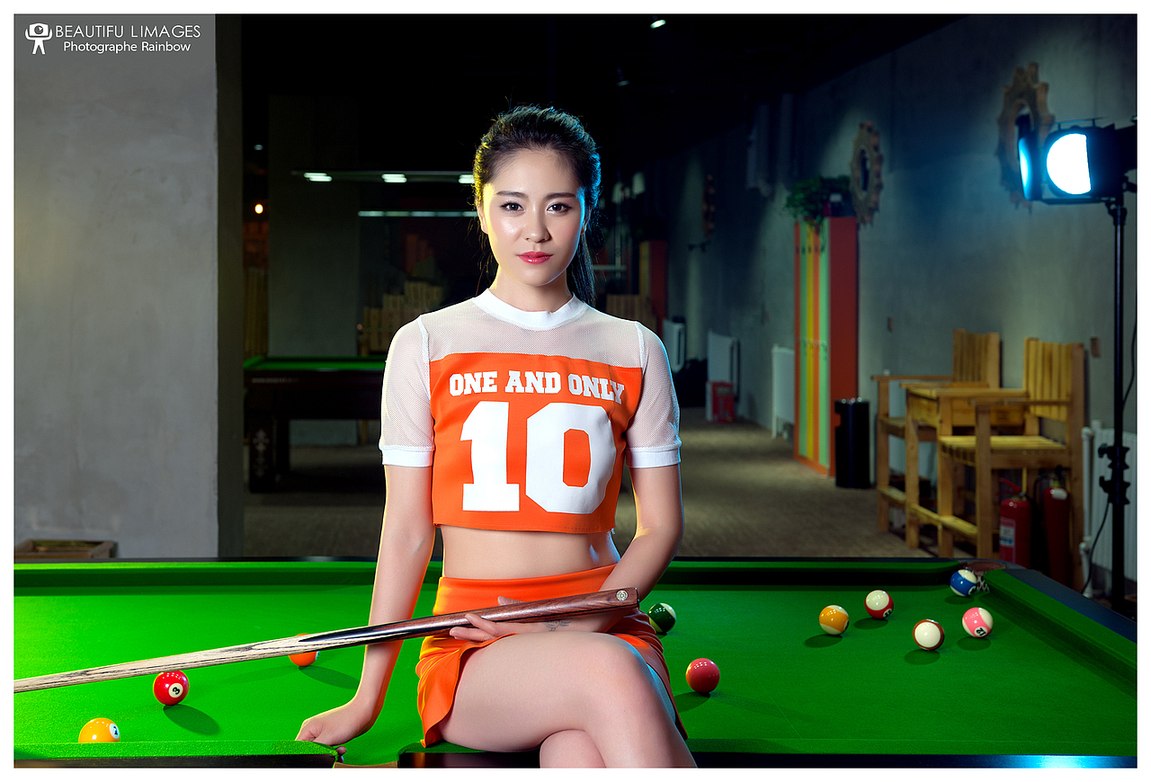 台球女郎（图ZNTA5NjQ1MjA=） - 人像摄影 - 站酷设计师主角儿原创素材 - 站酷ZCOOL
