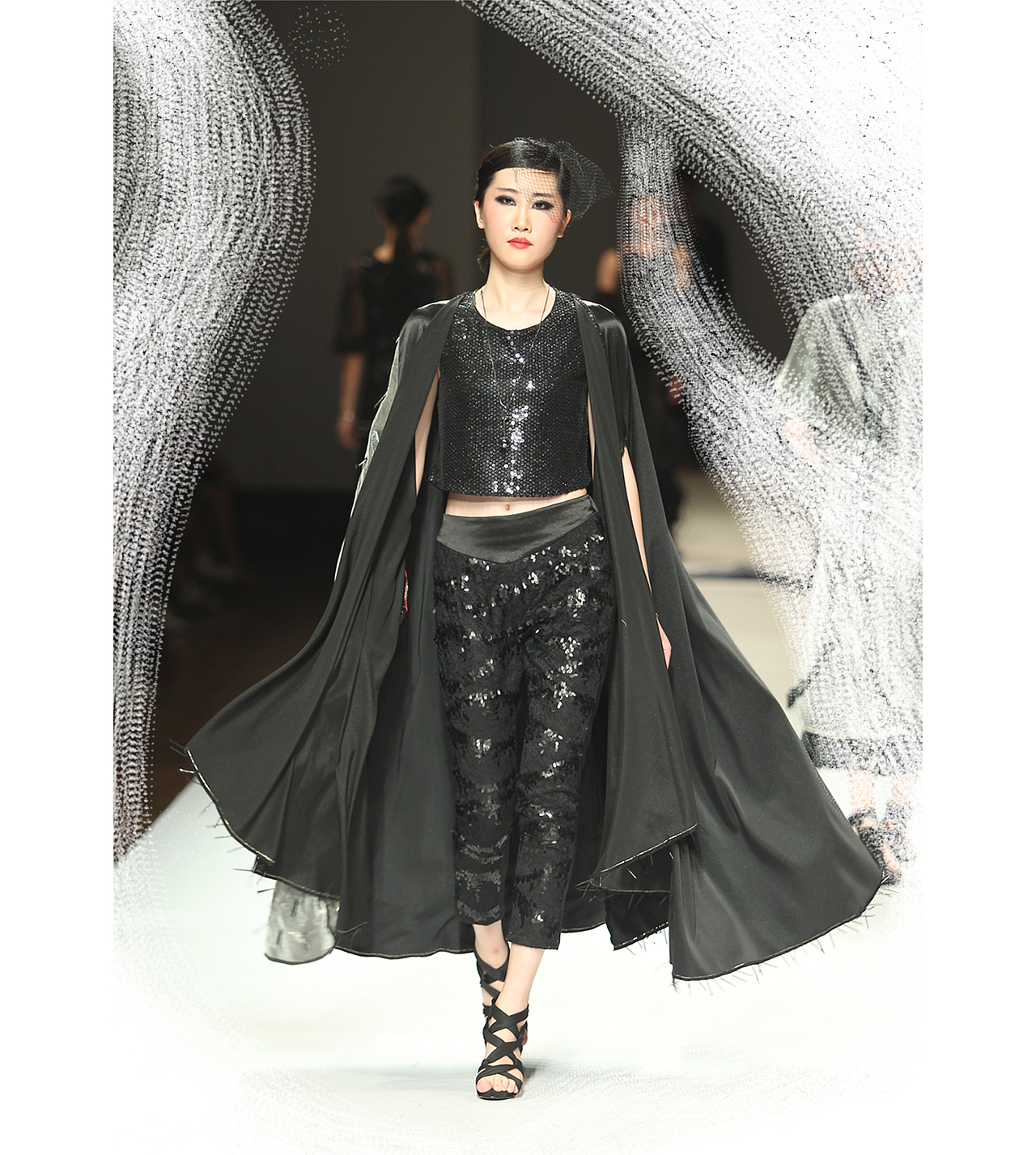 2016年广东省大学生时装周优秀毕业设计大赛-{奕心}