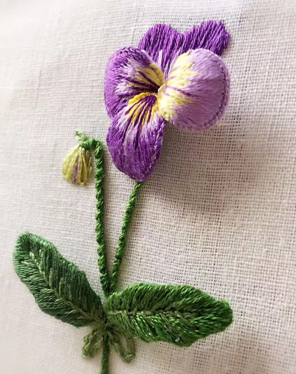 三色堇手工欧式刺绣成品(非原创材料包)