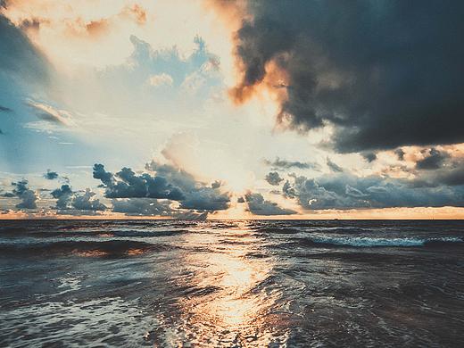 云和海/Reef and Swells