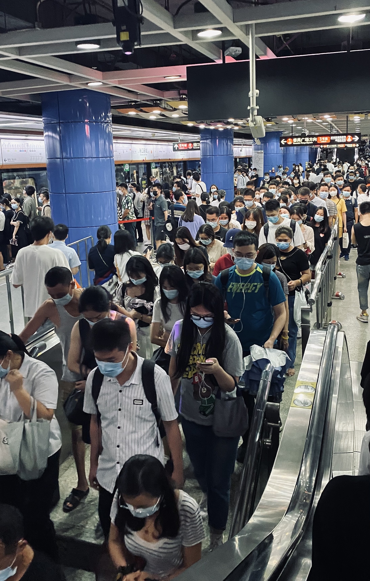 广州地铁死亡三号线（图ZMjY1NjE3NTA0） - 人文/纪实摄影 - 站酷设计师小让让原创素材 - 站酷ZCOOL