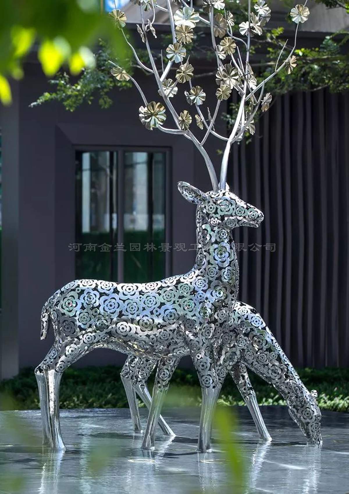 洛阳不锈钢雕塑鹿定制