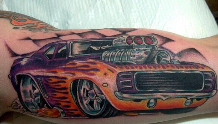 人车合一的纹身图案欣赏由洛社纹身店为你精心整理