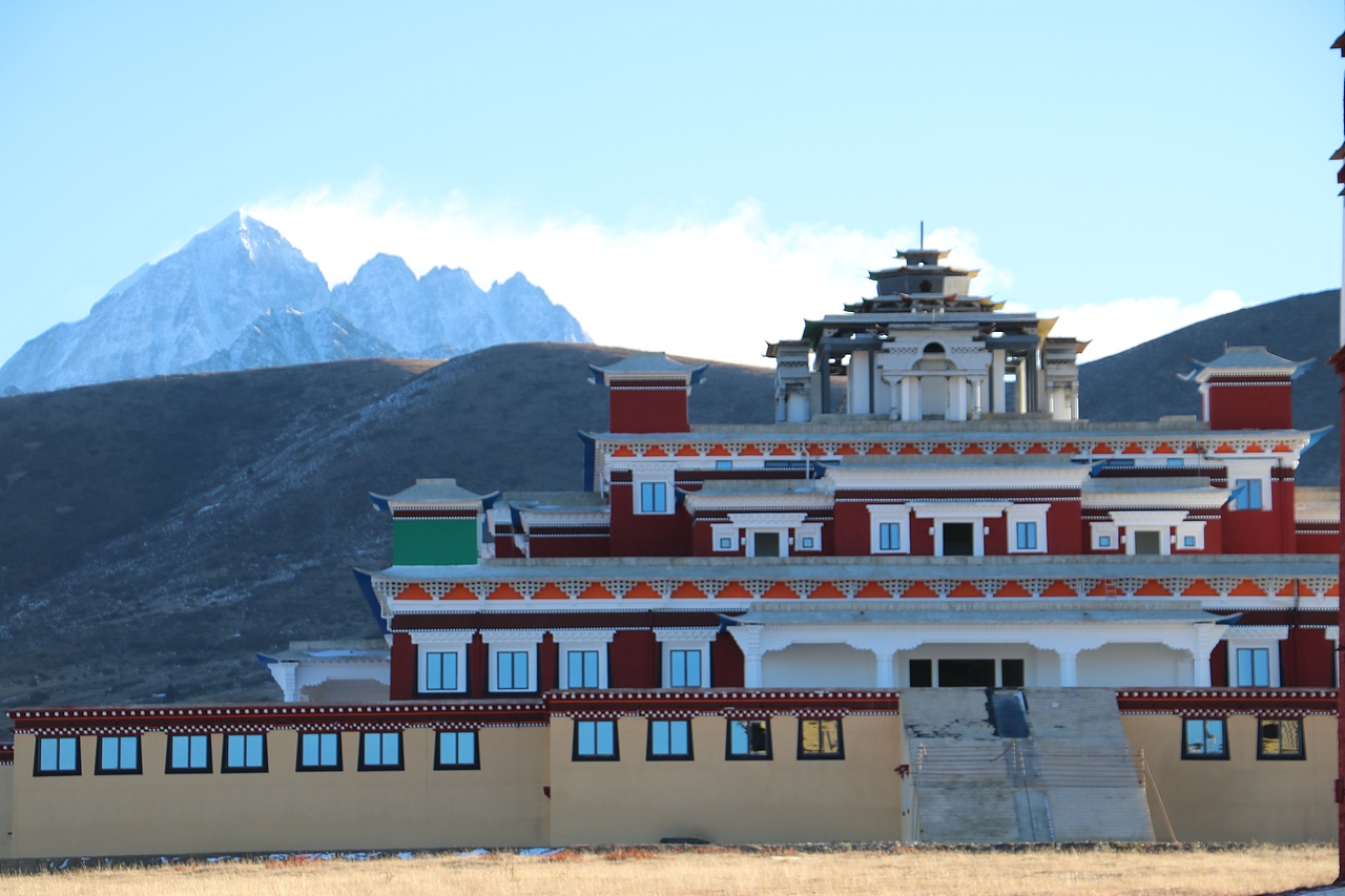 无处不在的雅拉雪山