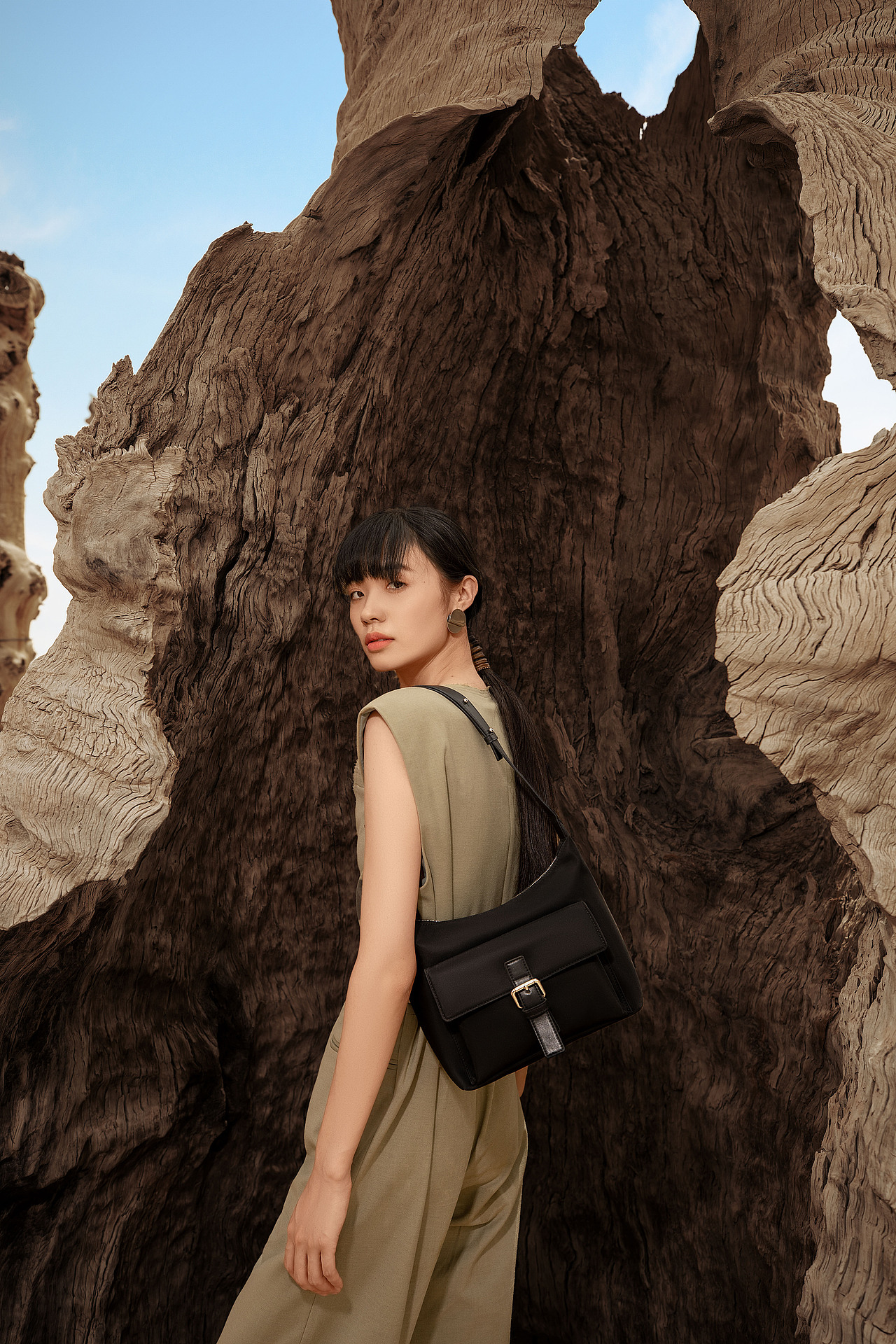 敦煌一组商业拍摄 包包 服装 等品牌