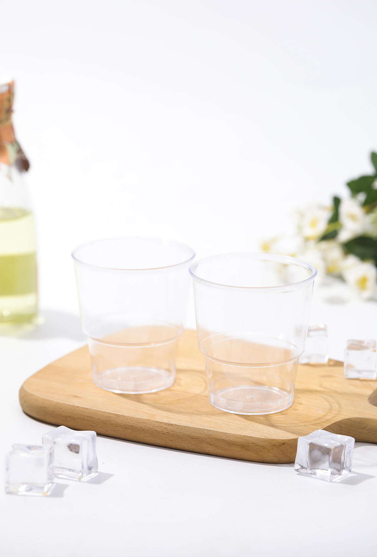 太空杯 一次性塑料杯（图ZMzA3OTMxNDg0） - 产品摄影 - 站酷设计师浮光STUDIO原创素材 - 站酷ZCOOL