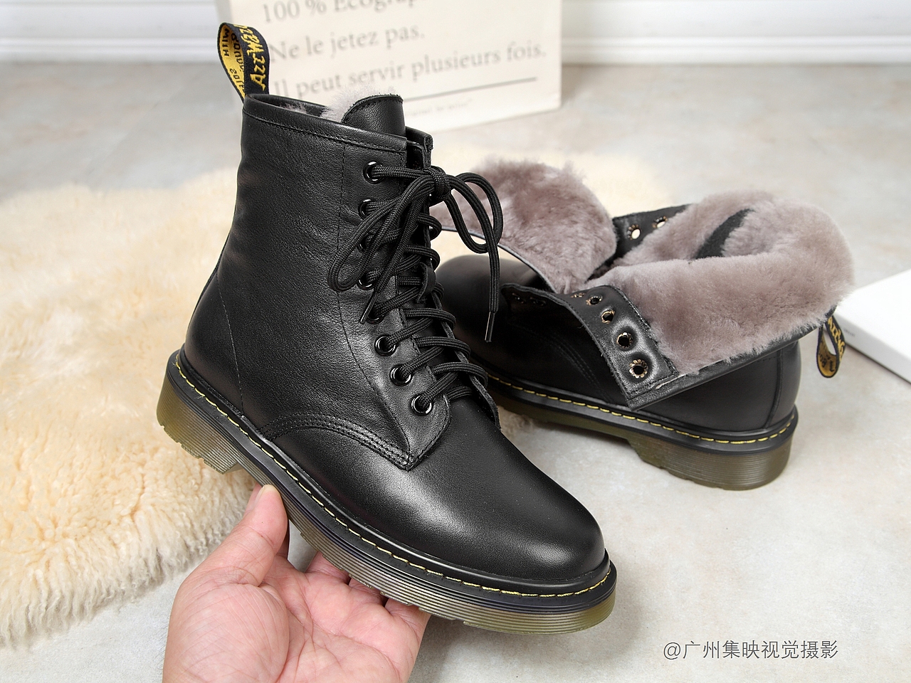 2021新款女靴拍照 英伦马丁靴拍摄 真皮短靴网拍摄影（图ZMjc5NzcwMjI4） - 产品摄影 - 站酷设计师广州集映视觉摄影原创素材 - 站酷ZCOOL