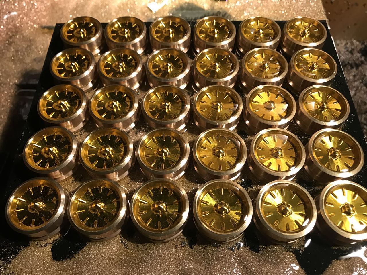 全球只有两台的24K金黄金坦克（图ZMTA2MDUyNTgw） - 生活用品 - 站酷设计师GateToys原创素材 - 站酷ZCOOL