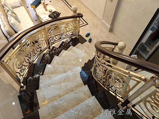 豪华别墅装饰纯铜雕花镂空镀金楼梯护栏
