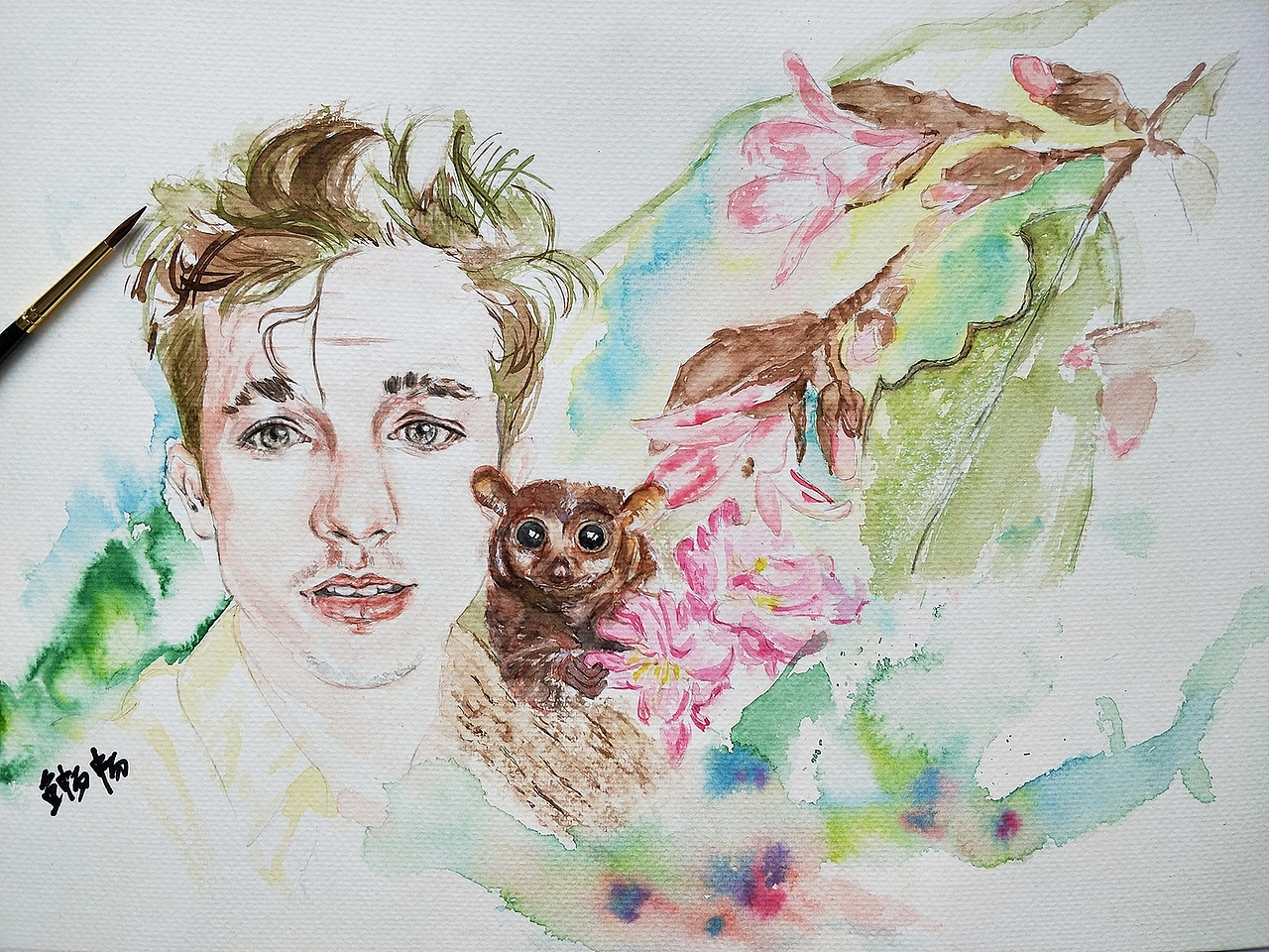 小家伙的名字是鼠狐猴,是种活动于夜晚的灵长类动物,最喜欢的食物之一是龙脑香树花朵的花蜜。哈哈,和断眉哥配一脸喔