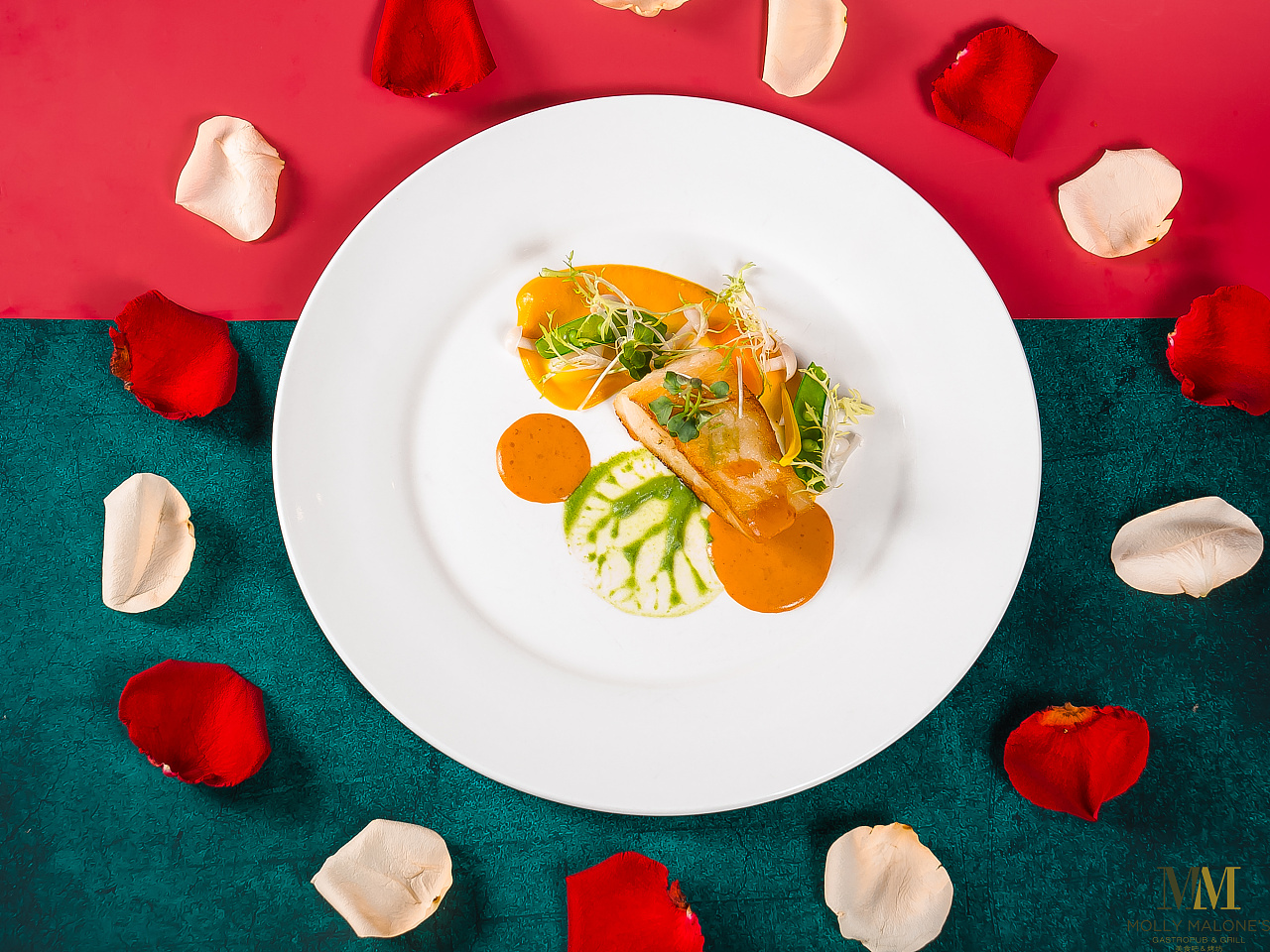 浪漫西餐刀叉餐厅红玫瑰情人节海报背景素材免费下载 - 觅知网