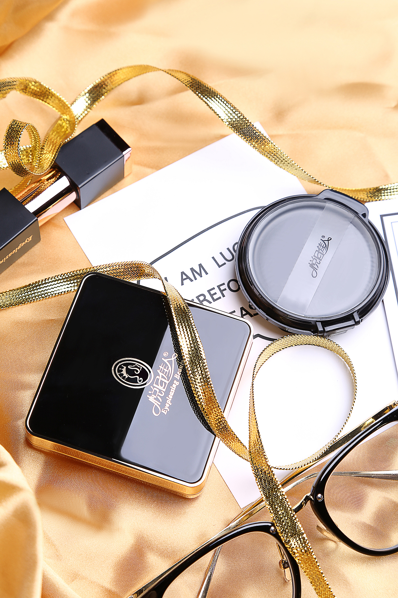 悦目佳人水润无暇气垫BB霜展示（图ZMTAxOTUwNTQ4） - 品牌 - 站酷设计师悦目佳人原创素材 - 站酷ZCOOL