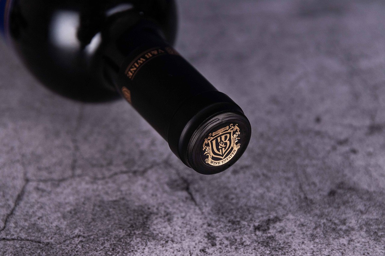 红葡萄酒丨产品摄影