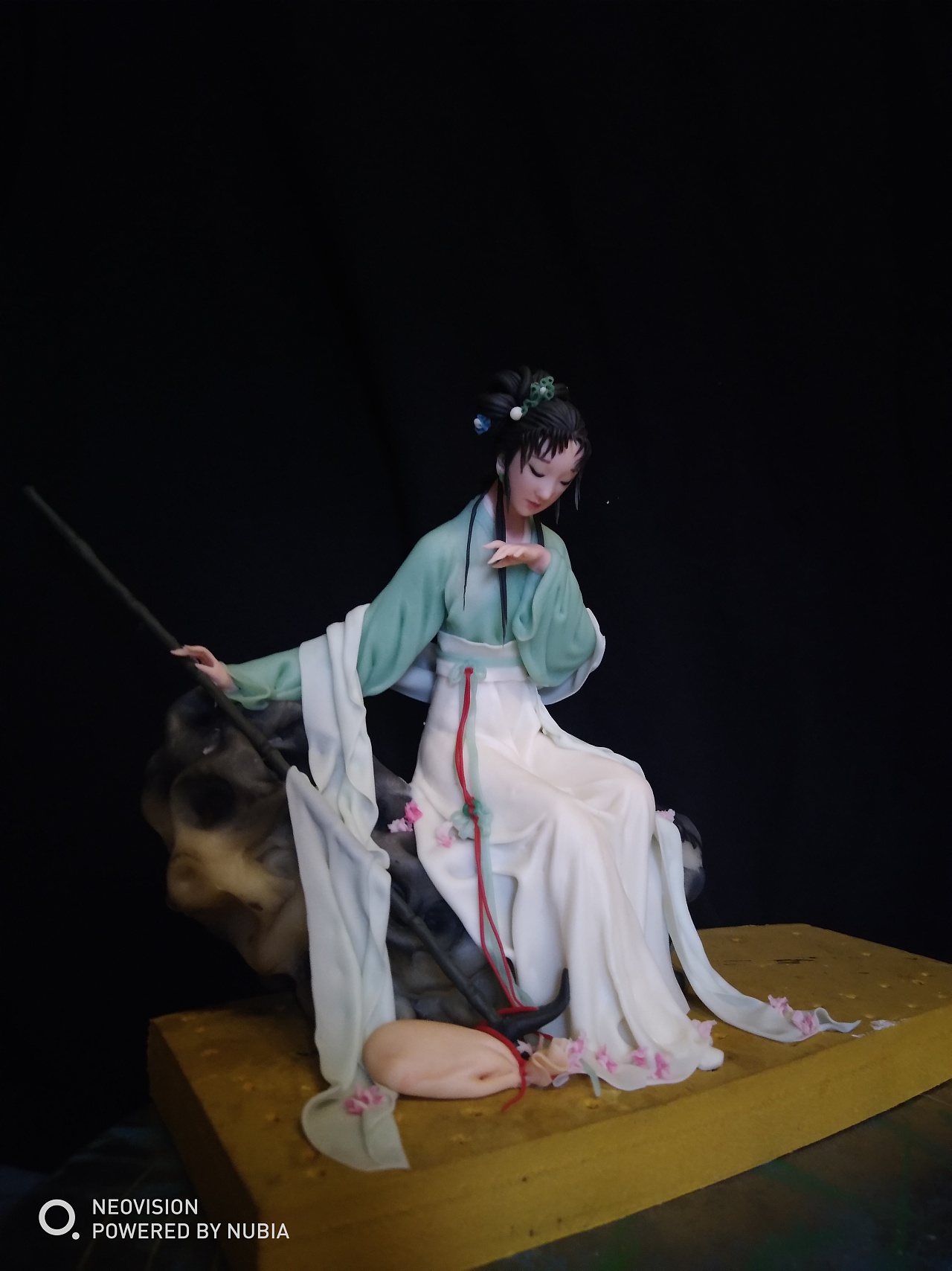 少东面塑《黛玉葬花》