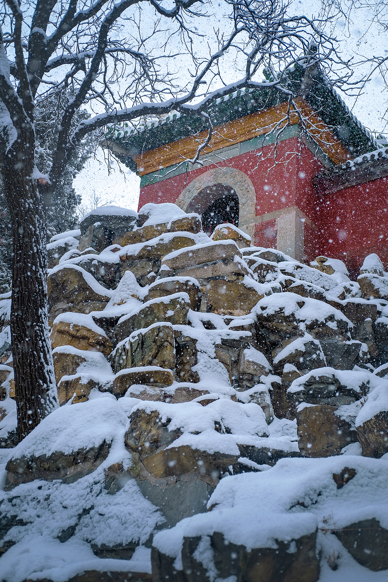 倒春寒 红墙白雪似乎一直是绝配（图ZMjkzMzY5OTky） - 风光摄影 - 站酷设计师Vincent_Song原创素材 - 站酷ZCOOL