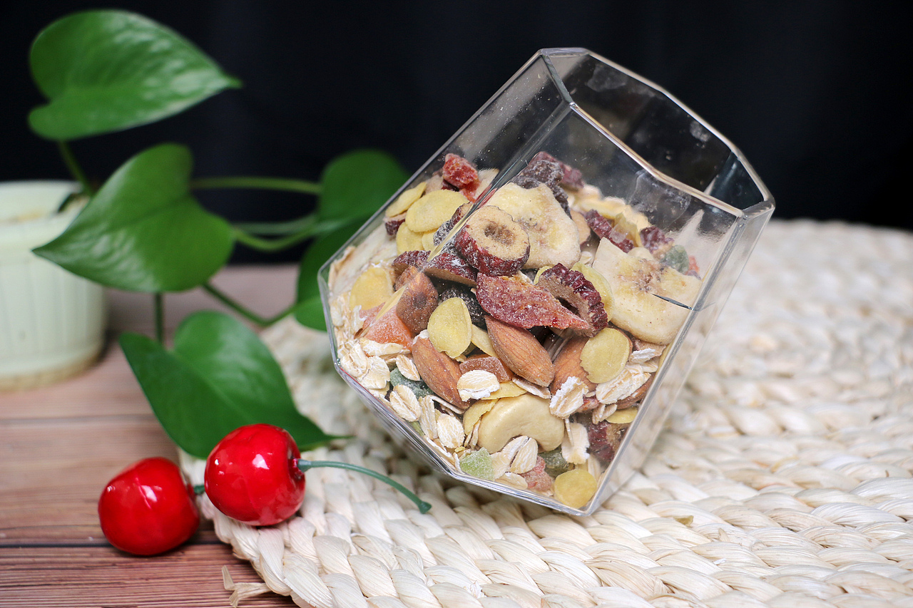 红豆薏米粉/麦片/酸奶块坚果/青汁