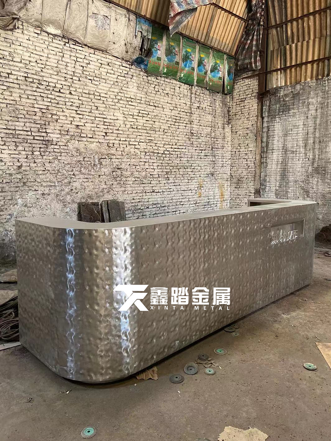 酒店会所不锈钢水波纹服务台 金属异形吧台