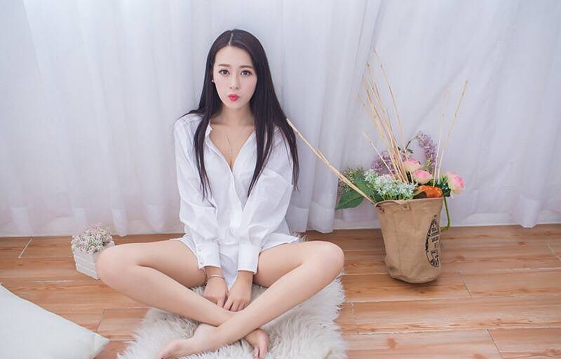 你穿白色衬衫的样子 无法抗拒