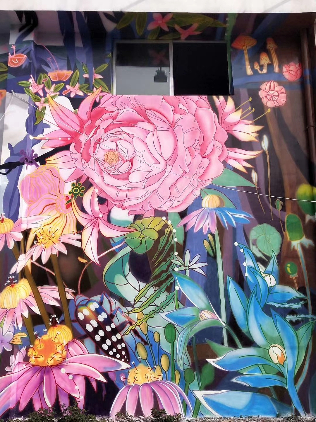 南宁高峰老厂房改造项目荧光手绘