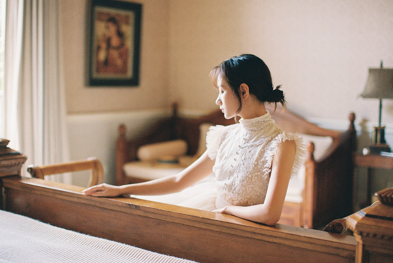 空气中的灰尘都隐约在发光（图ZMTg5MDYxOTE2） - 人像摄影 - 站酷设计师文小雨_Elaine原创素材 - 站酷ZCOOL