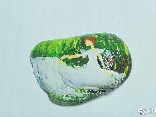 雪梨的彩绘石头