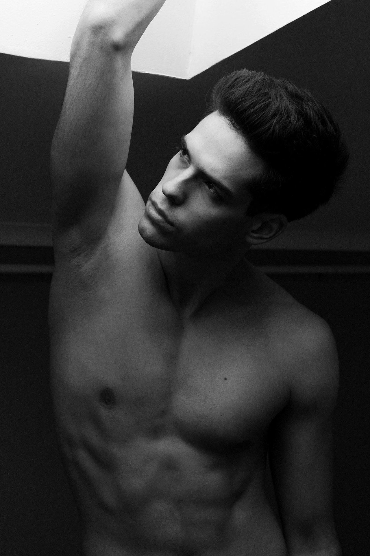 高级感时装男外模拍摄 人像摄影成熟模特 质感轻商务装（图ZMzUwODIyMDYw） - 人像摄影 - 站酷设计师优思模特Melo原创素材 - 站酷ZCOOL