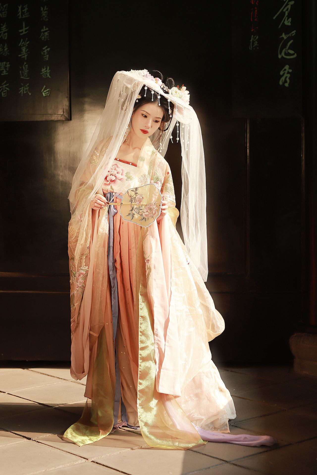 客|逆光唐风汉服写真