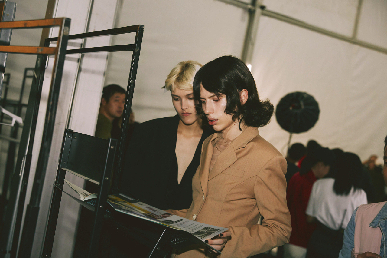 YOEYYOU秀场后台花絮（图ZMzA2MTc2MjY4） - 人像摄影 - 站酷设计师摄影师UnaWong原创素材 - 站酷ZCOOL