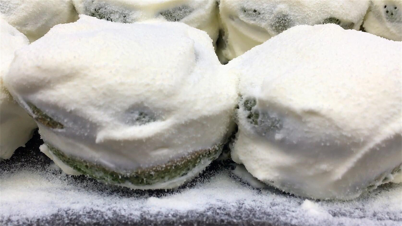 抹茶奶香小饼,奶味香浓,馥郁绵密,抹茶味清新回甘。