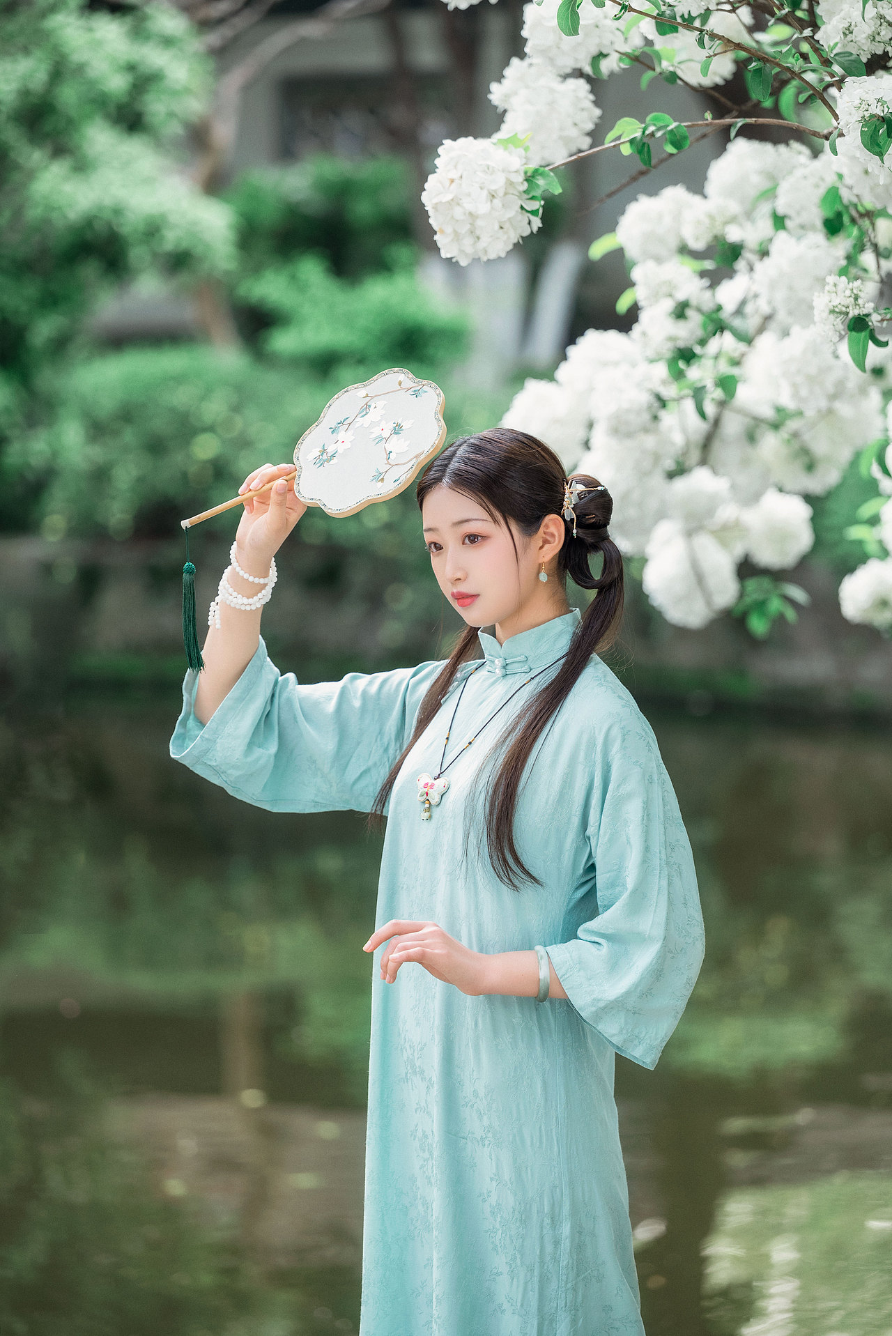 伊人與繡球（圖ZMzEzMzcyODA4） - 人像攝影 - 站酷設(shè)計(jì)師糊涂仙人LEO原創(chuàng)素材 - 站酷ZCOOL