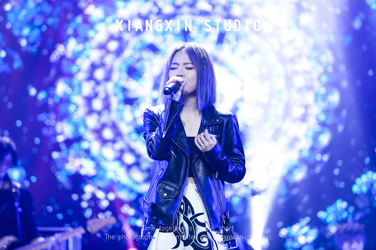 商业活动摄影|四川传媒学院飞儿乐队活动现场|图片直播（图ZMzU3ODM5MzQ0） - 时尚/艺术摄影 - 站酷设计师象心商业活动摄影原创素材 - 站酷ZCOOL