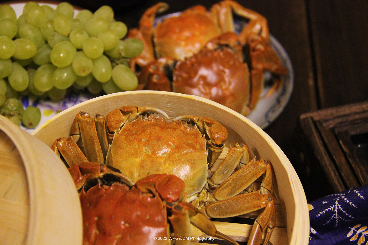 《 初秋蟹黄生半壳 》