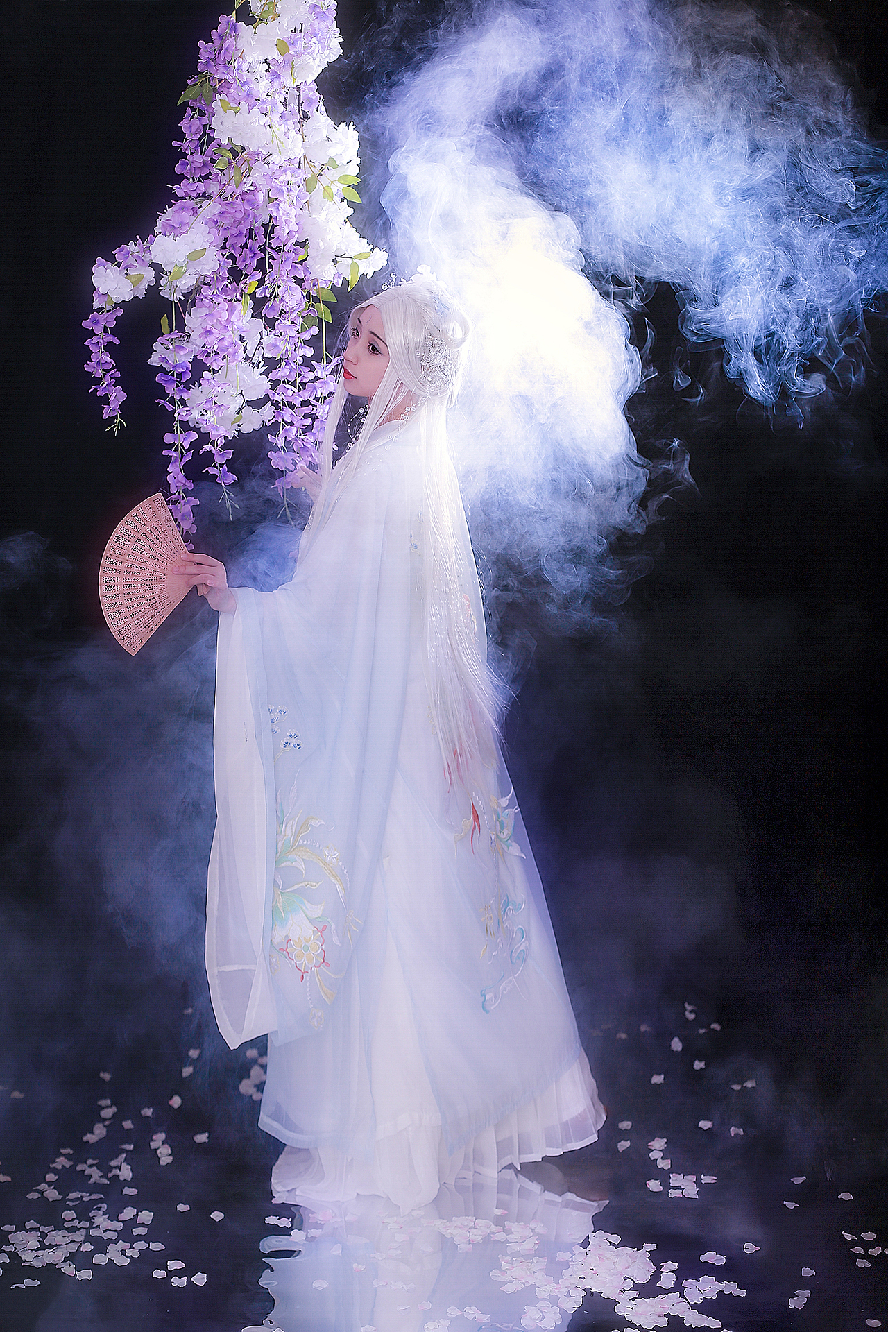 遥想山中人 待人人待月