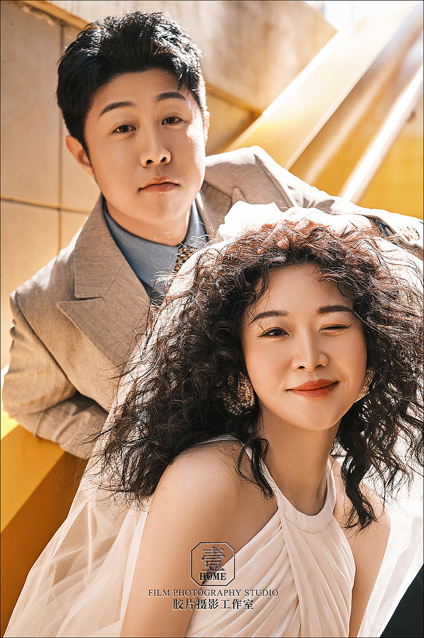 哇噻!这竟然是在麦当劳拍的婚纱照