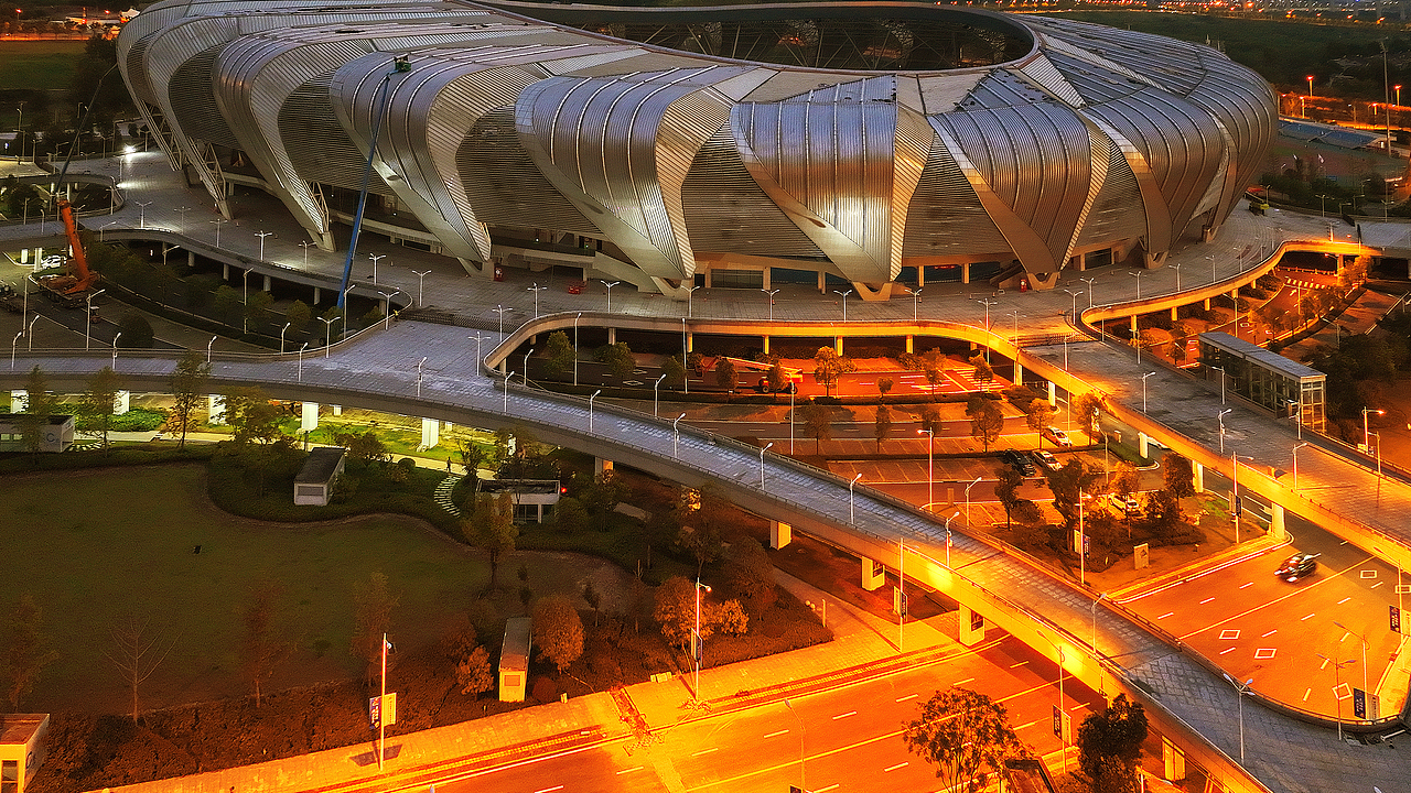 湖北宜昌奥林匹克运动中心昼夜航拍图片