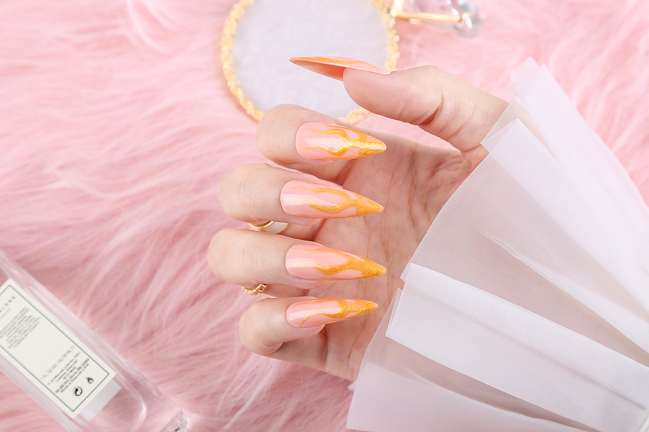 甲油胶/拉线胶 手摸拍摄2（图ZMzE3MzgxNTQ0） - 产品摄影 - 站酷设计师Ken_一迅原创素材 - 站酷ZCOOL