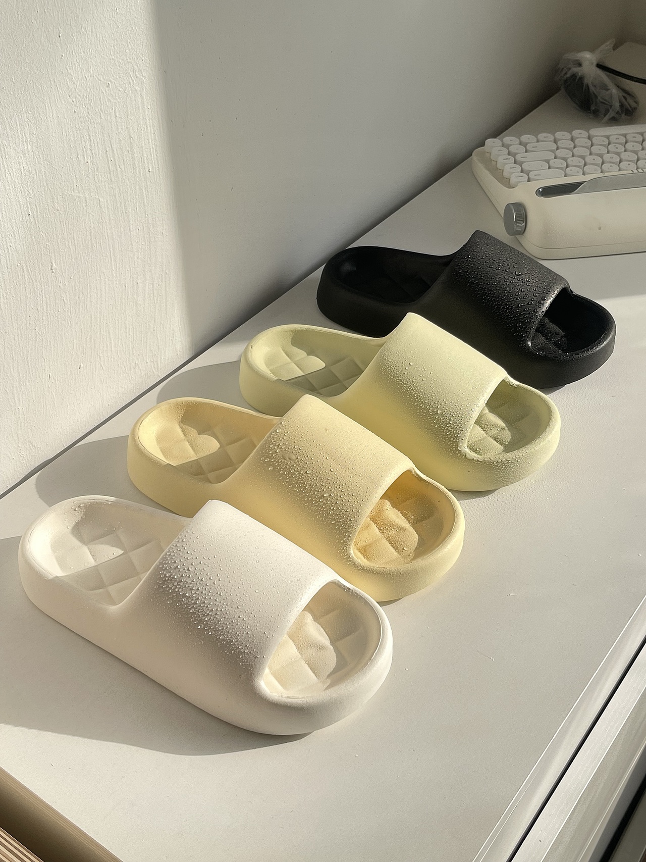 居家凉拖（图ZMzU3NTg2NTg0） - 产品摄影 - 站酷设计师A大鱼原创素材 - 站酷ZCOOL