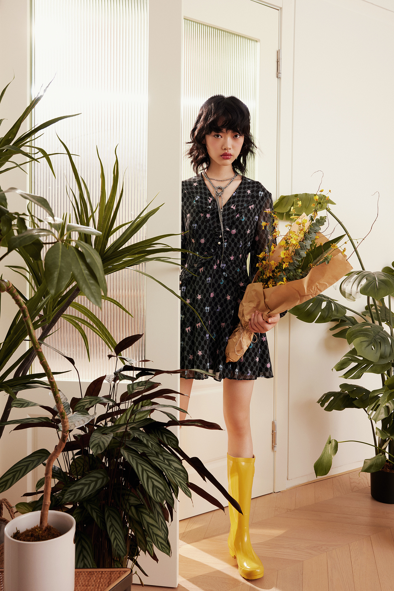 “artistic girl”正在放映（图ZMzI4MTg0MzQ4） - 时尚/艺术摄影 - 站酷设计师zhengzhong_zoe原创素材 - 站酷ZCOOL