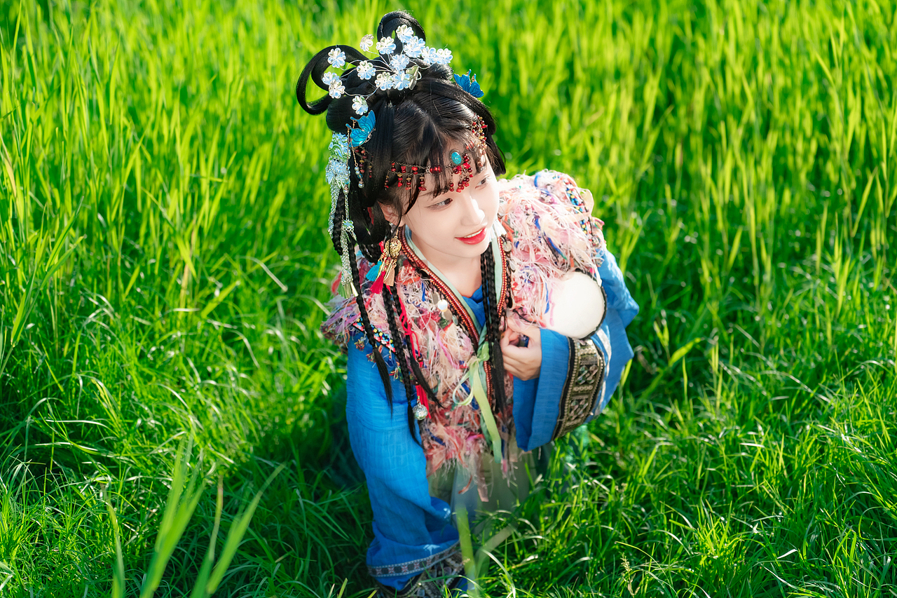 苗疆少女（图ZMjk5MzkyNTc2） - 人像摄影 - 站酷设计师冰糖葫芦薄荷心原创素材 - 站酷ZCOOL