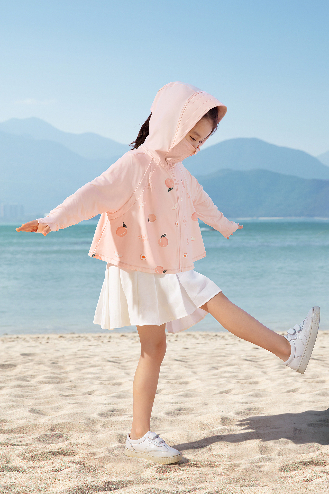 蕉下 冰触系列 儿童披肩防晒服 | 电商摄影（图ZMzExMDI0Njgw） - 产品摄影 - 站酷设计师制片露娜Luna原创素材 - 站酷ZCOOL