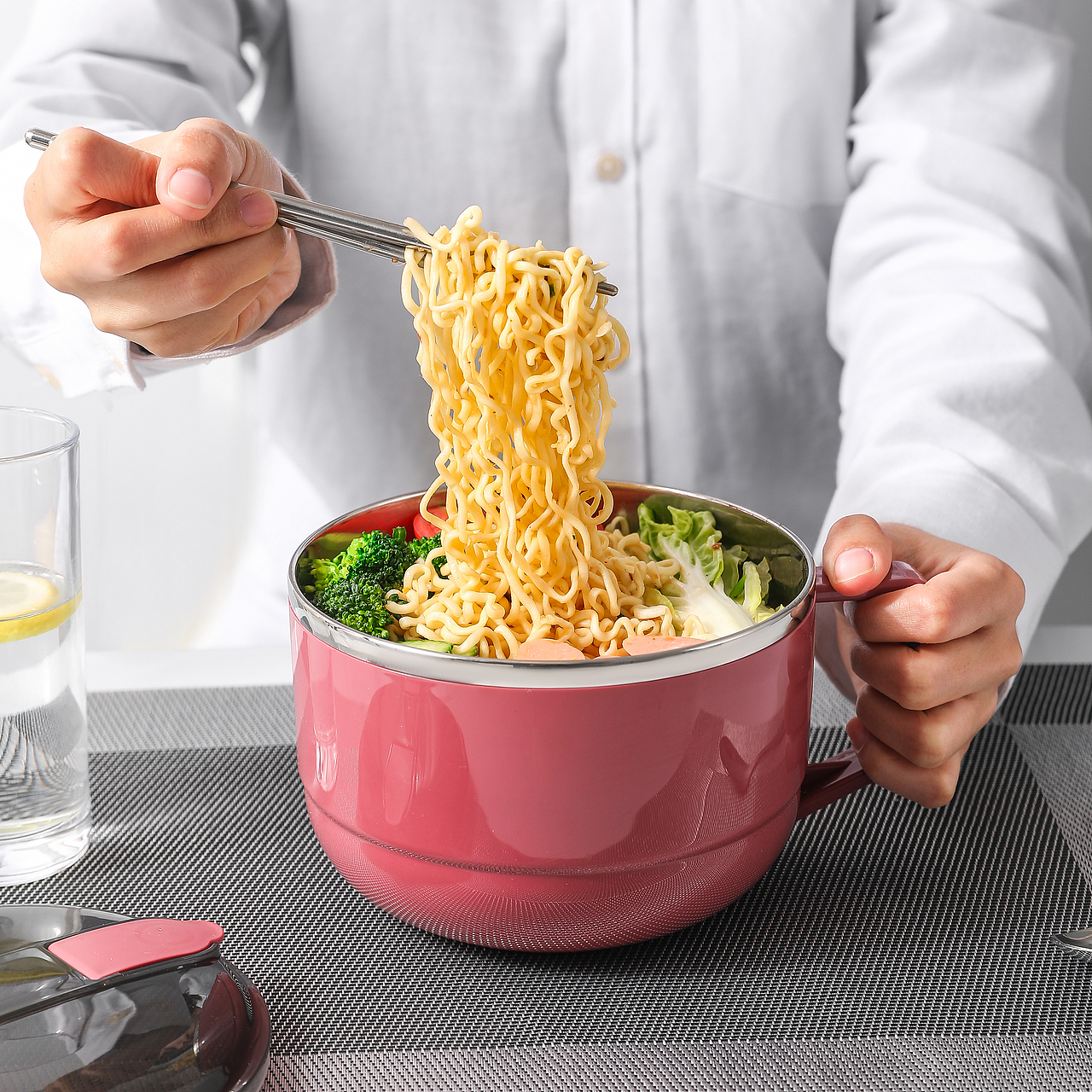 泡面碗（图ZMzEwMDg3Mjg4） - 产品摄影 - 站酷设计师FlyingPhotograp原创素材 - 站酷ZCOOL