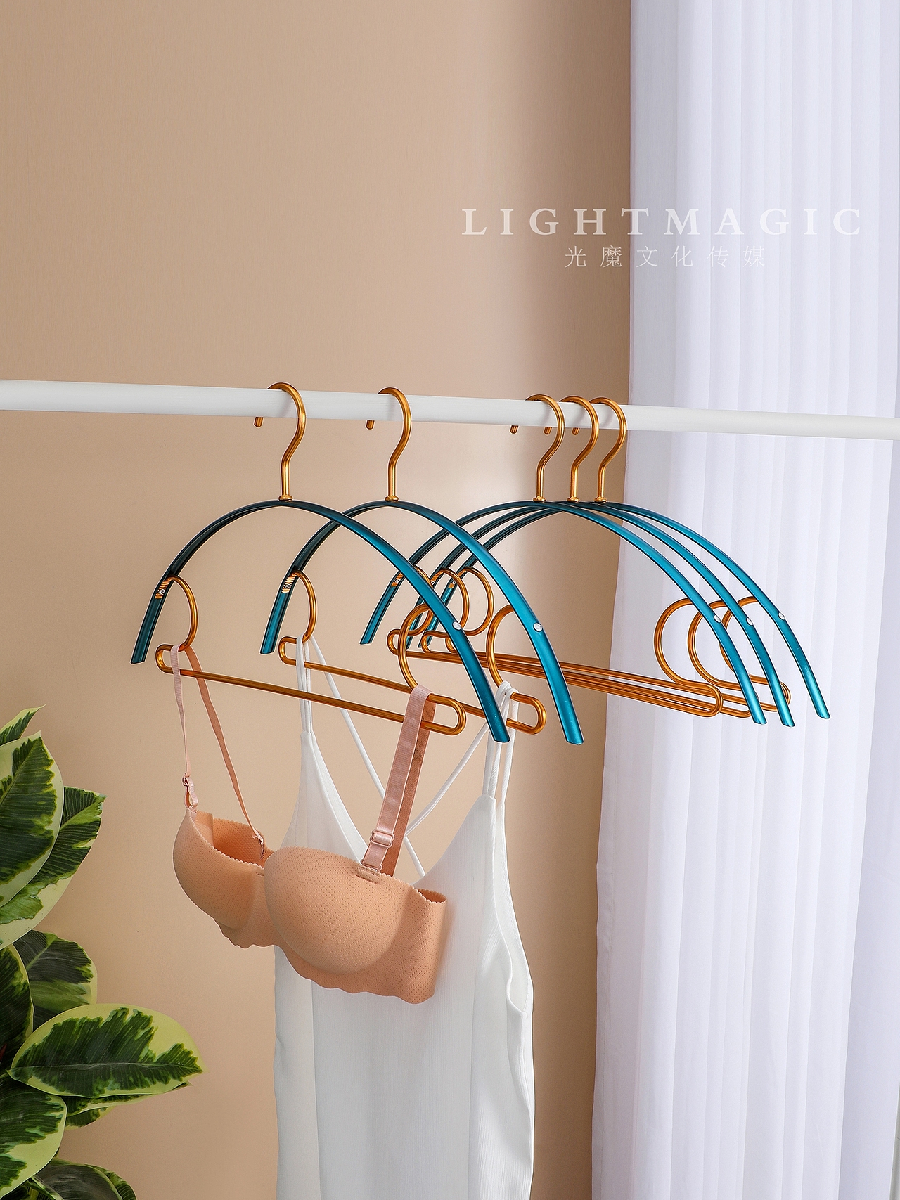 衣架拍摄（图ZMzEzMzQ0Nzc2） - 产品摄影 - 站酷设计师义乌光魔文化传媒原创素材 - 站酷ZCOOL