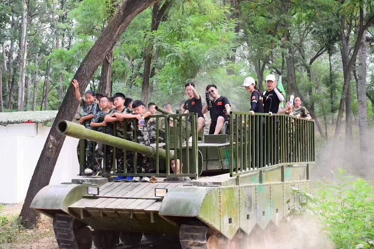 大型军事装备模型制作厂家租赁/1:1仿真军事模型