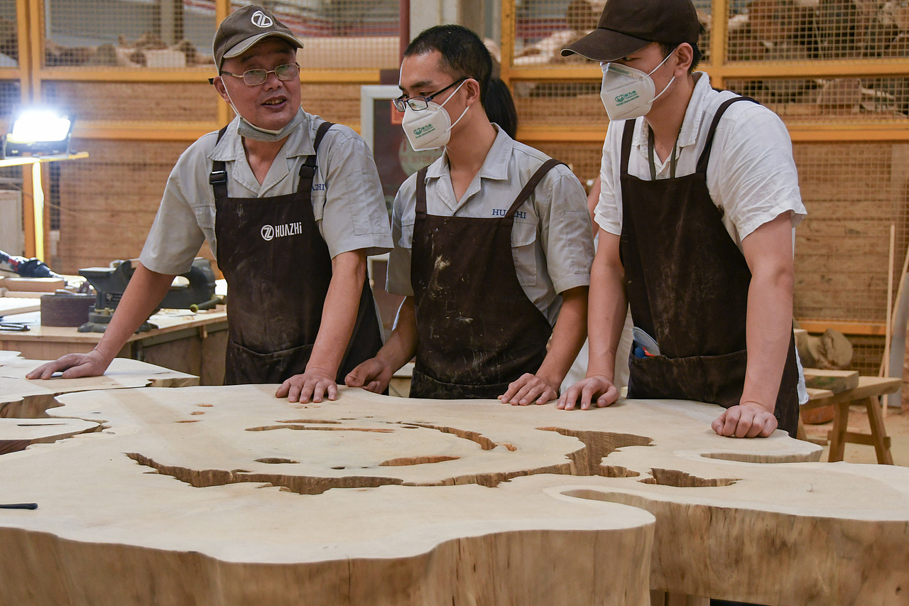 双生桌丨一颗百年古树的极致演绎