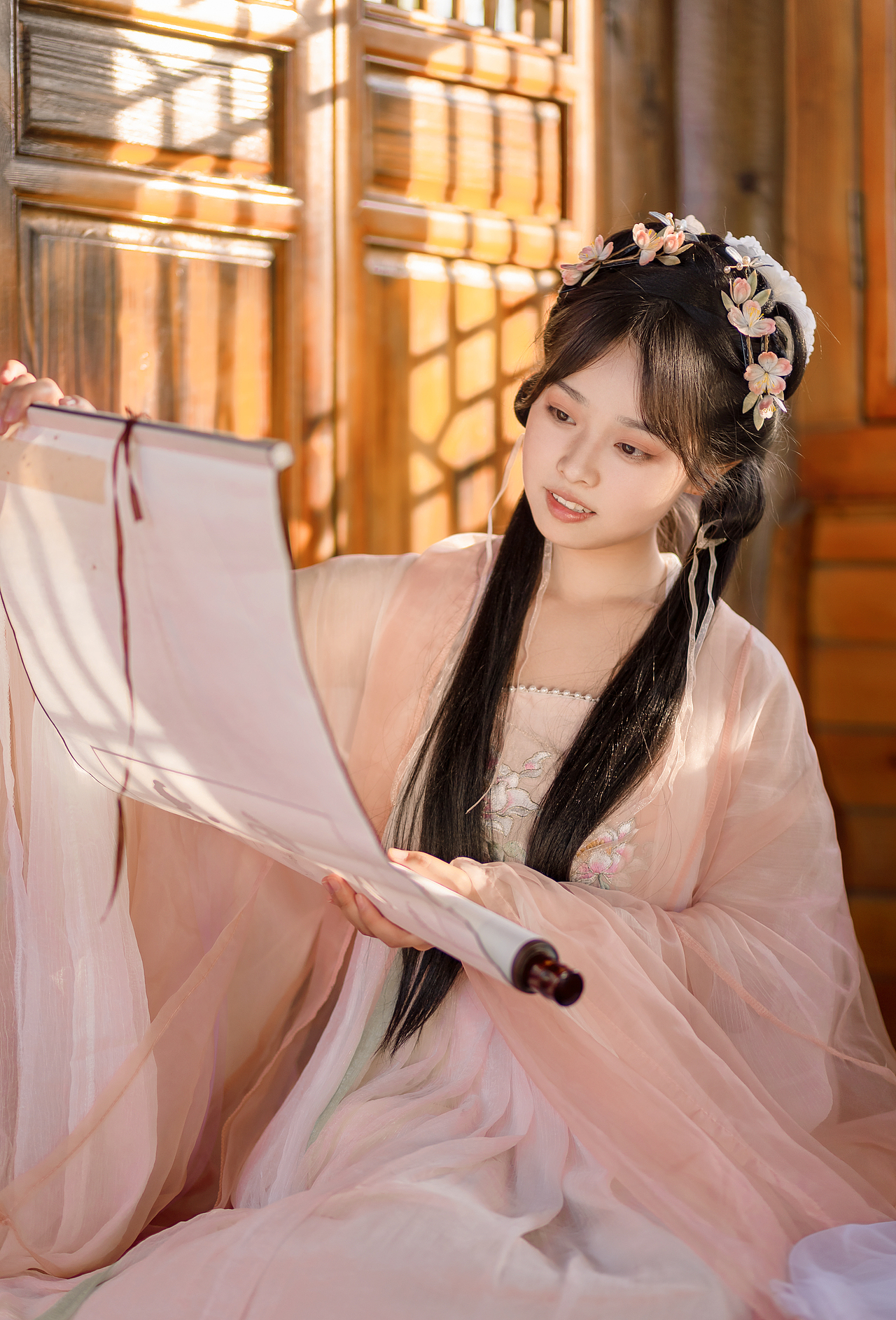 袅娜少女羞,岁月无忧愁