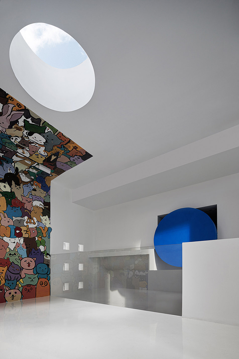 ▼看向对面露台