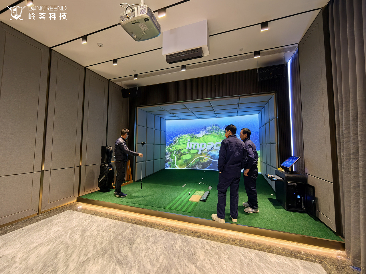 为酒店经营注入新活力——室内高尔夫模拟器和人工果岭