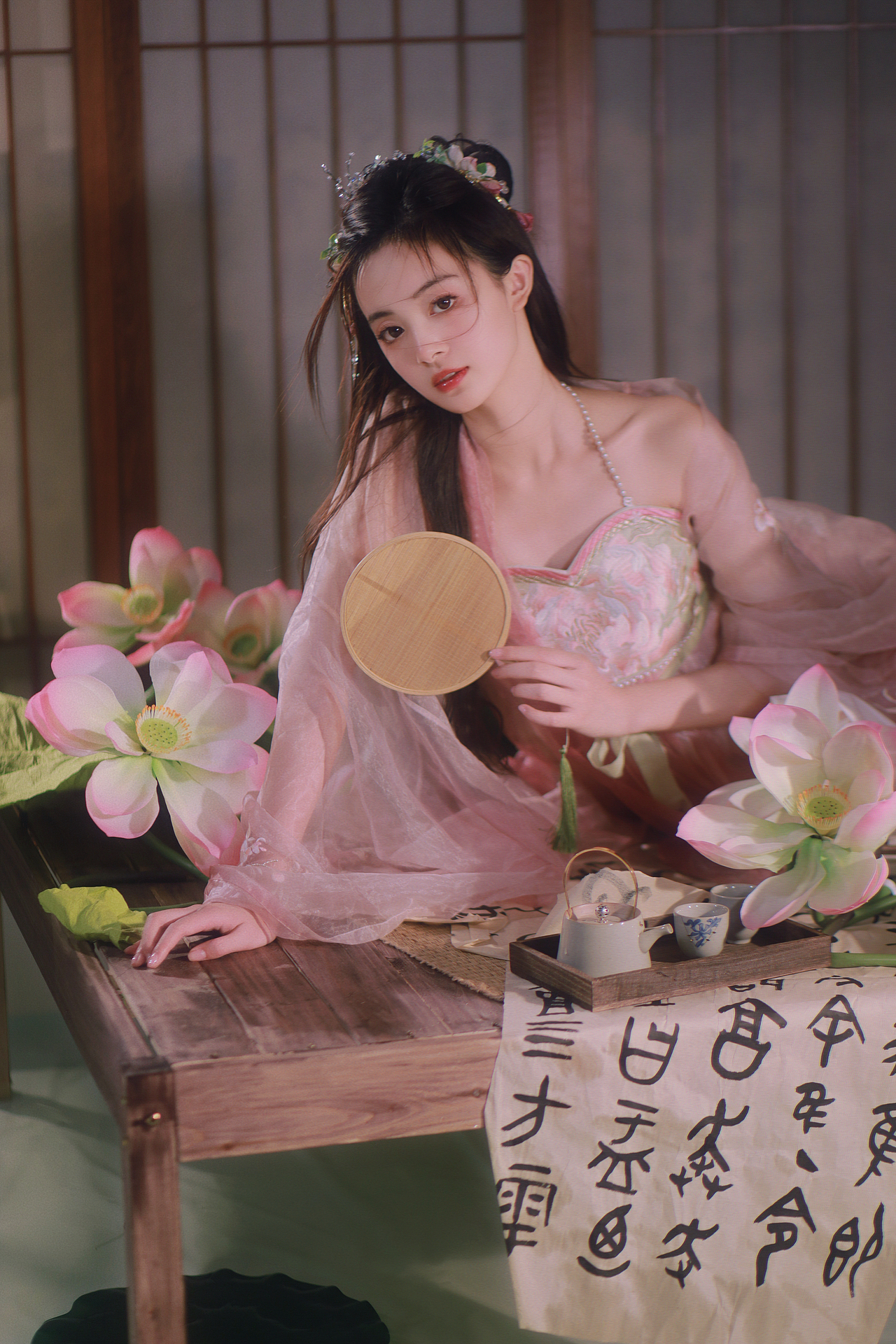 云想衣裳花想容